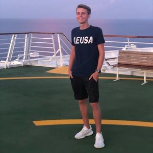 Meet your Posher, Brandon